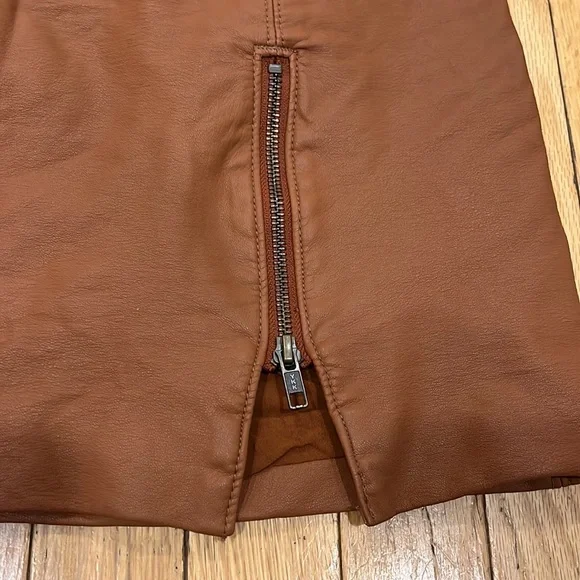 FREE PEOPLE Midnight Magic faux leather mini skirt in cognac. Size 10. - Picture 5 of 14